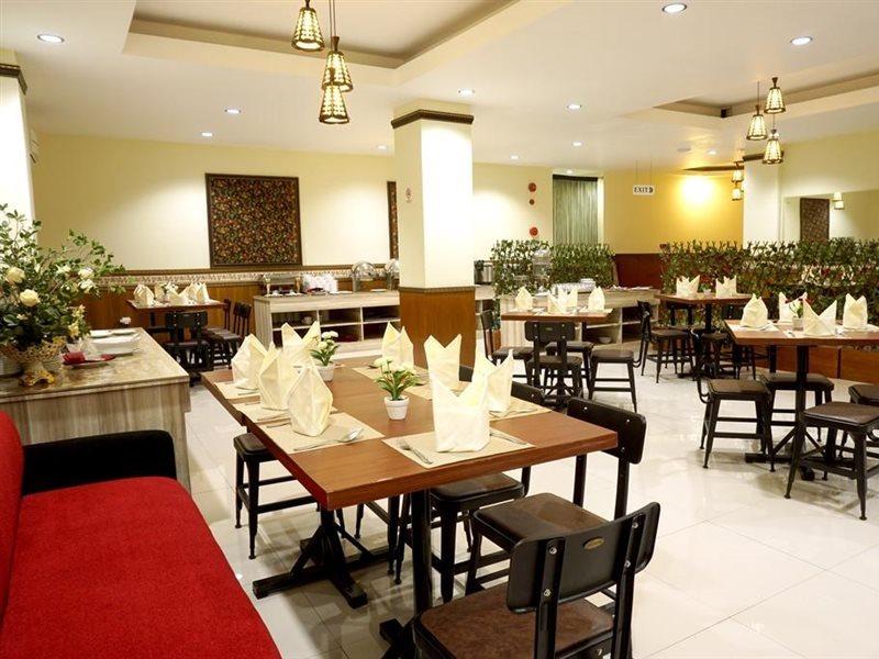 Red Chilies Hotel Surakarta  Exterior photo